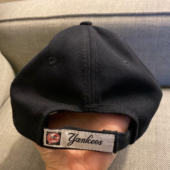Yankees Hat - Picture 2 of 5